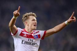 英雄联盟总决赛时间-包含切尔西前锋凯恩连场破门，火力全开的词条