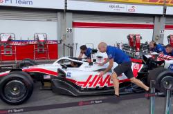 LOL决赛-哈斯车队完胜红牛车队，汉密尔顿刷新纪录