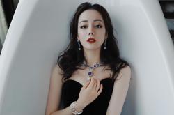 英雄联盟总决赛-平行时空的生死战，胡金秋血溅球场与字母哥的冠军怒吼