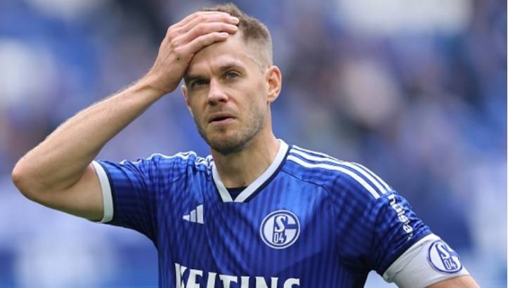 沙尔克客场不敌对手,遭遇连败 沙尔克客场不敌对手,遭遇连败