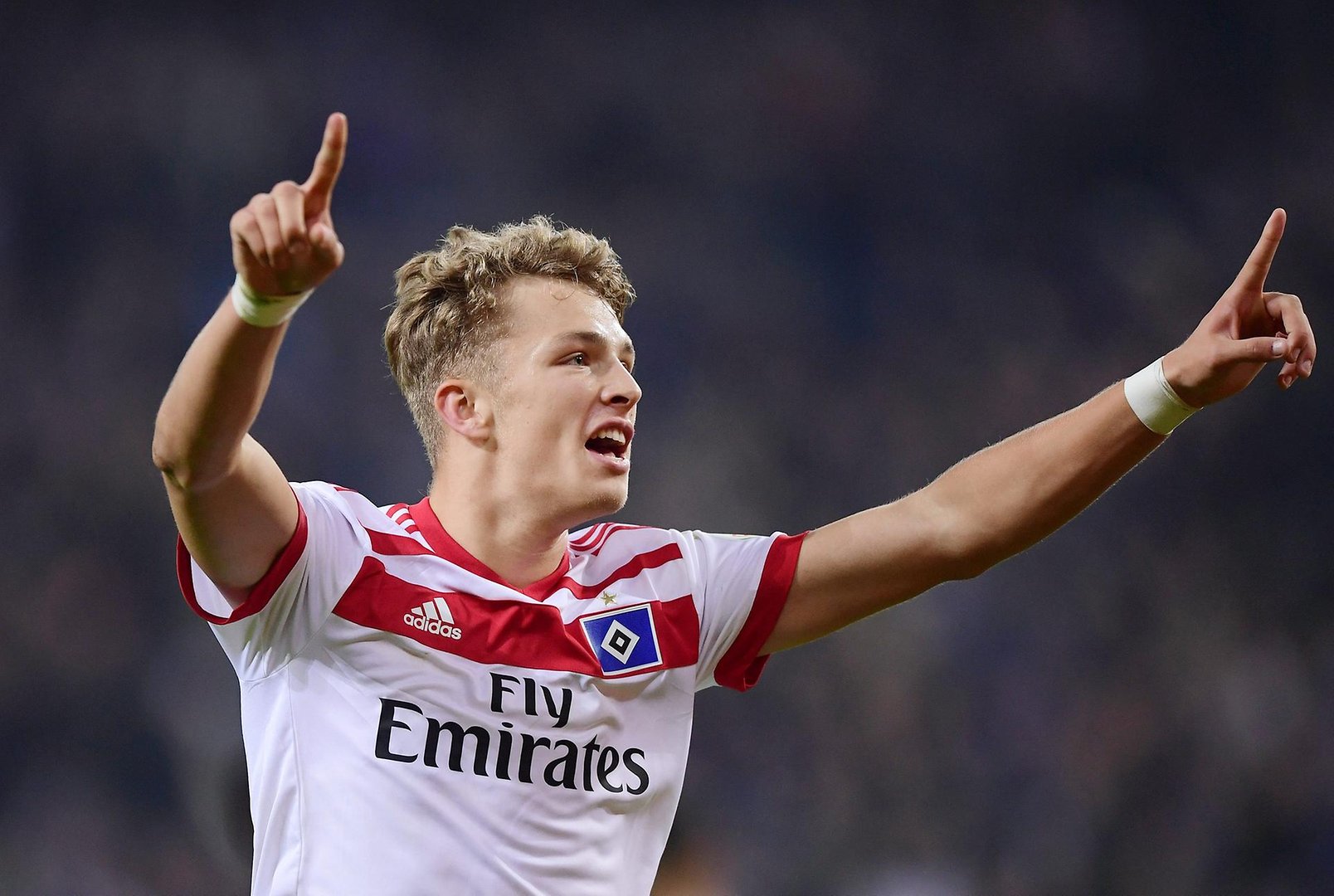 包含切尔西前锋凯恩连场破门,火力全开的词条 包含切尔西前锋凯恩连场破门,火力全开的词条