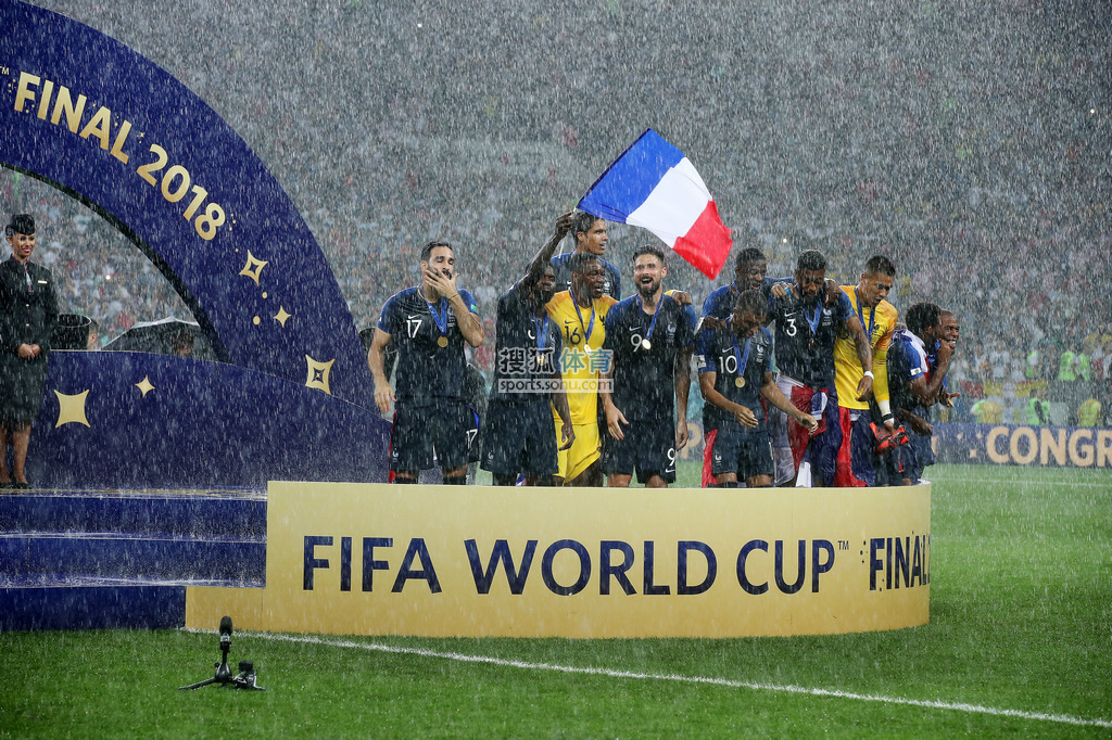 英格兰队力克法国队，奥恰洛夫高光表现的简单介绍