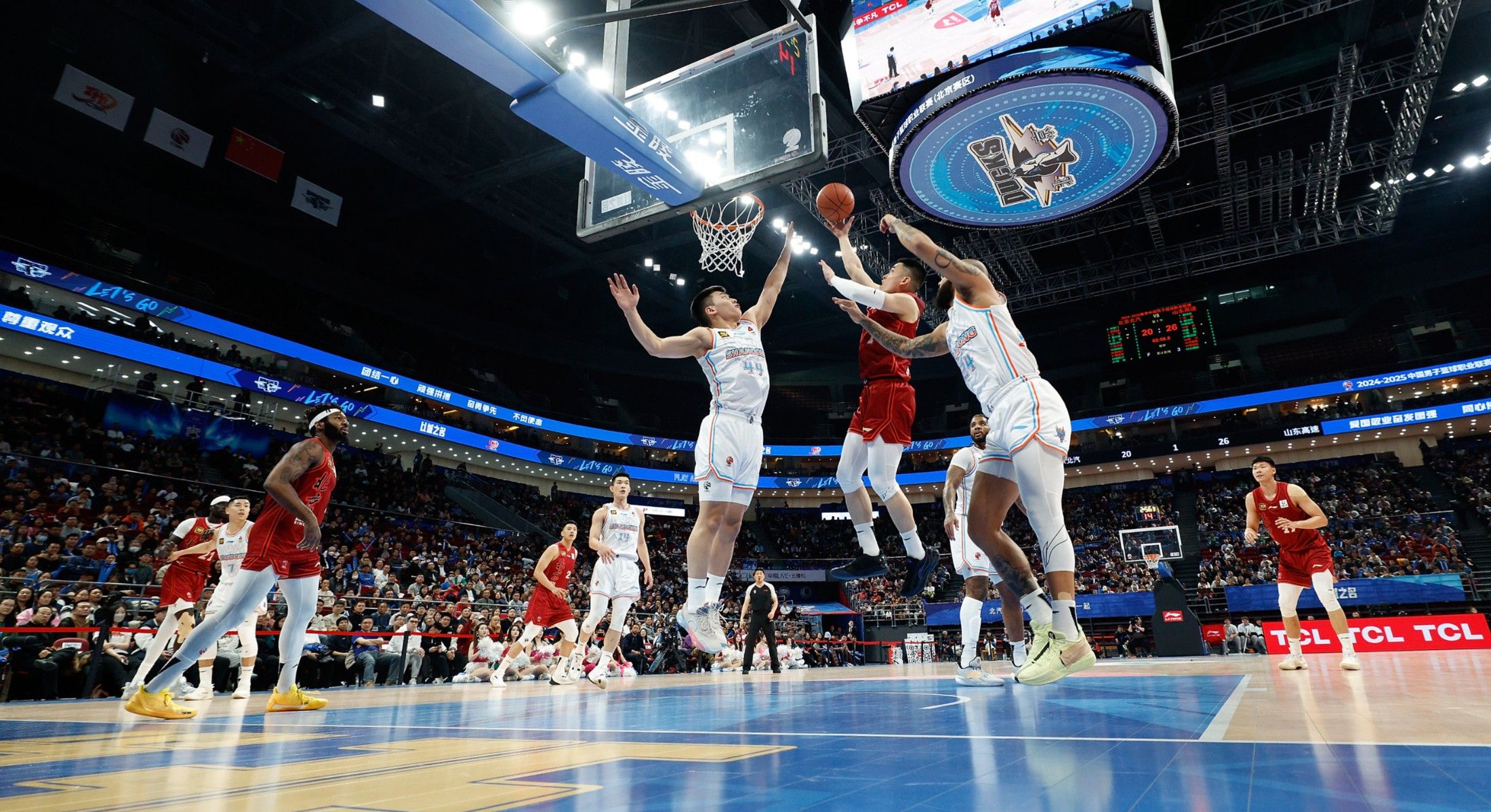 关于快船险胜辽宁队，戈贝尔点燃赛场的信息