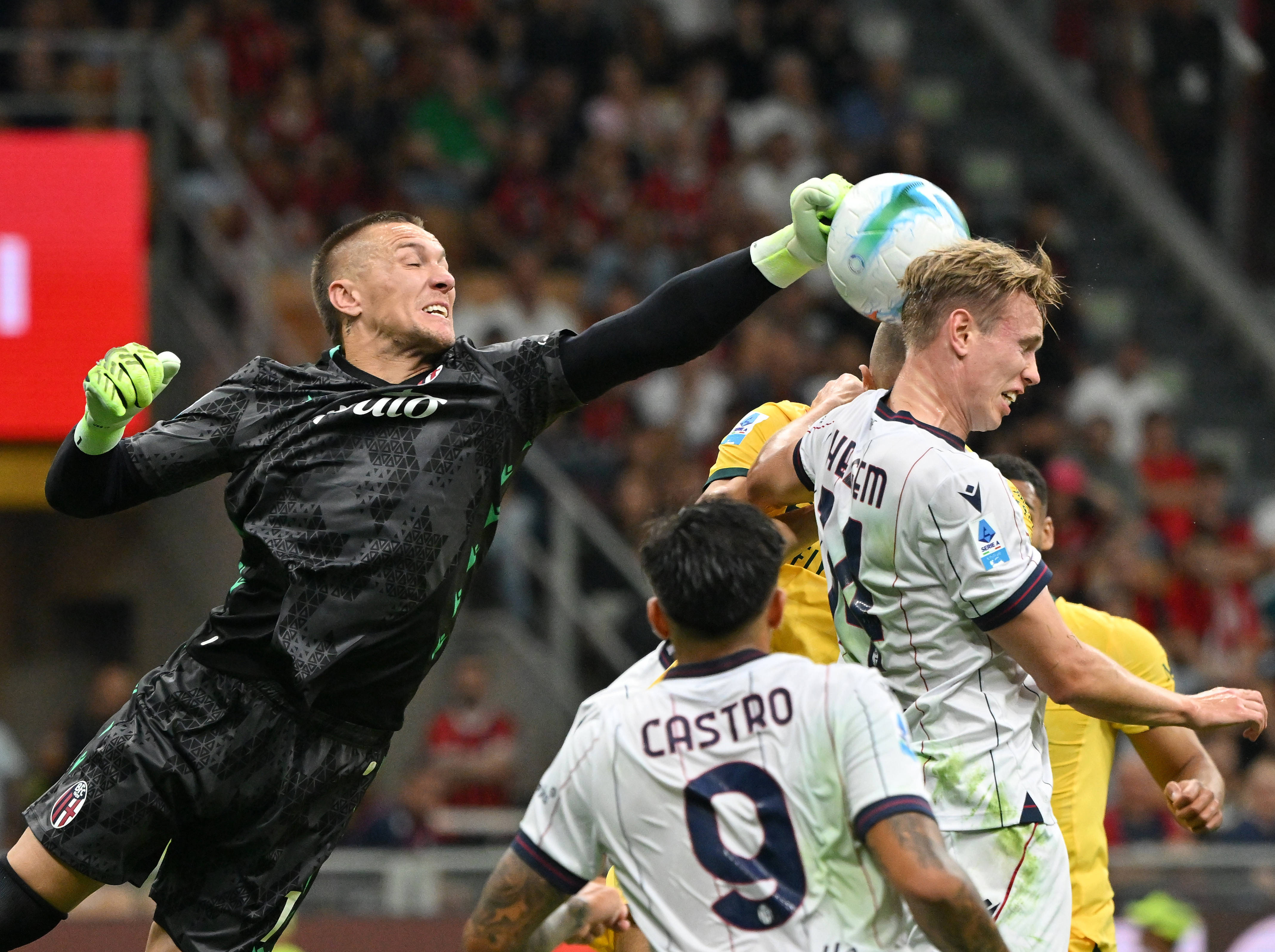 AC米兰足球队在比赛中展现出色