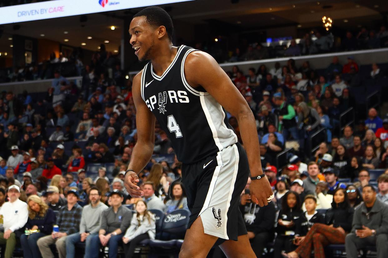 马刺主帅盛赞球队表现，期待更好表现