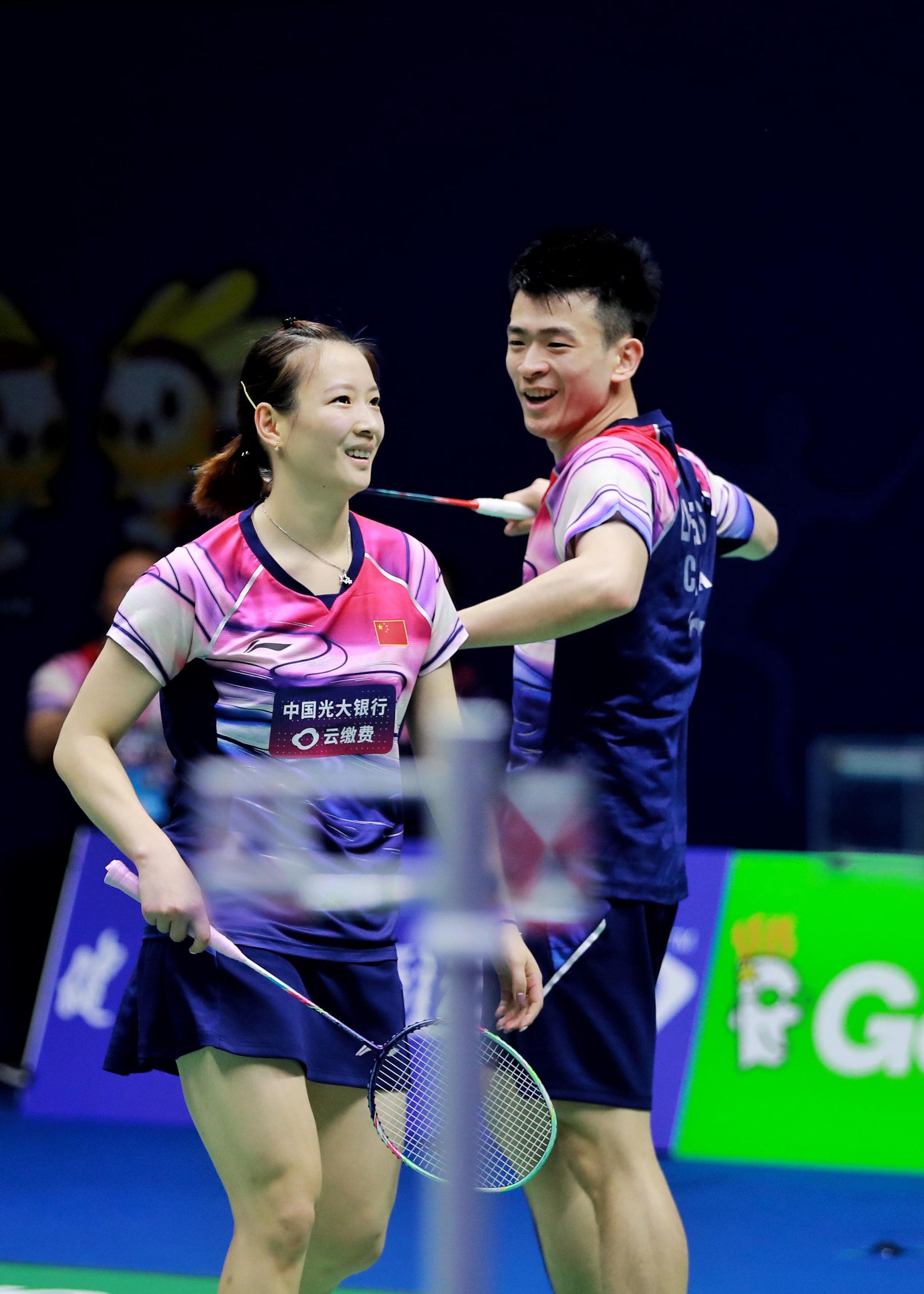 丹麦队碾压印度队，黄鸭组合带队取胜